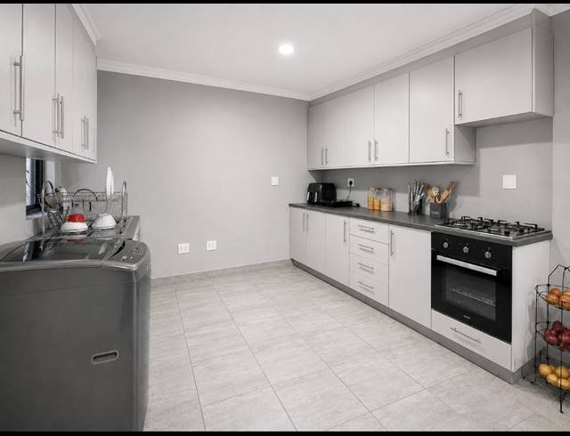 3 BEDROOM TOWNHOUSE FOR SALE IN ARCON PARK